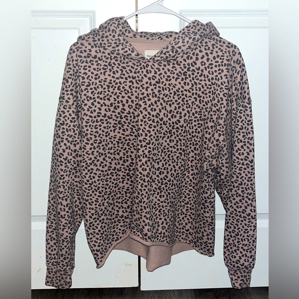 Abercrombie cropped hoodie (animal print)